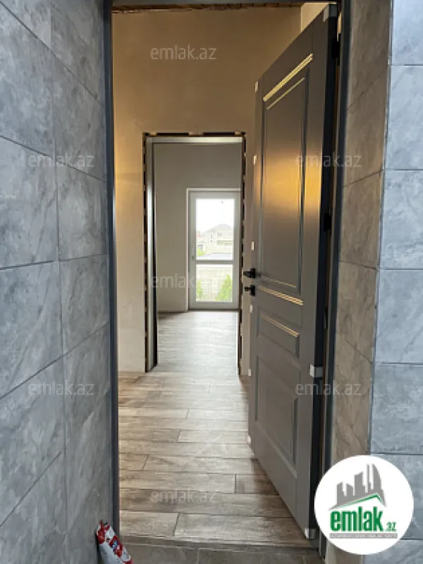 Satılır 4 otaqlı mənzil 140 m²