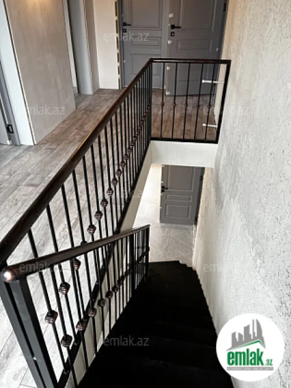 Satılır 4 otaqlı mənzil 140 m²