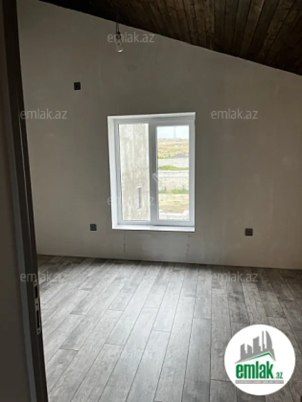 Satılır 4 otaqlı mənzil 140 m²