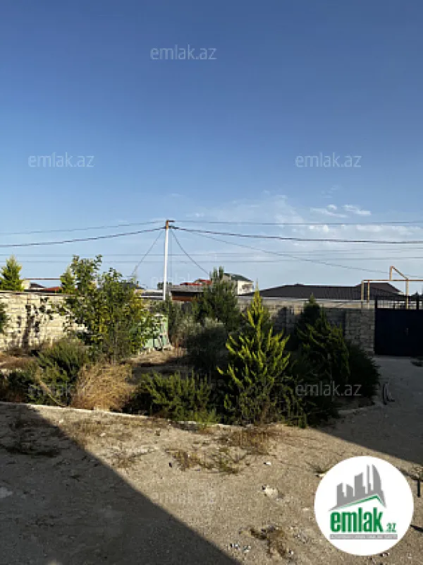Satılır 4 otaqlı mənzil 140 m²