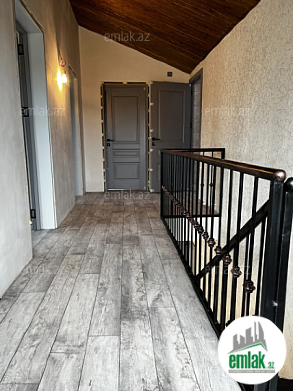 Satılır 4 otaqlı mənzil 140 m²