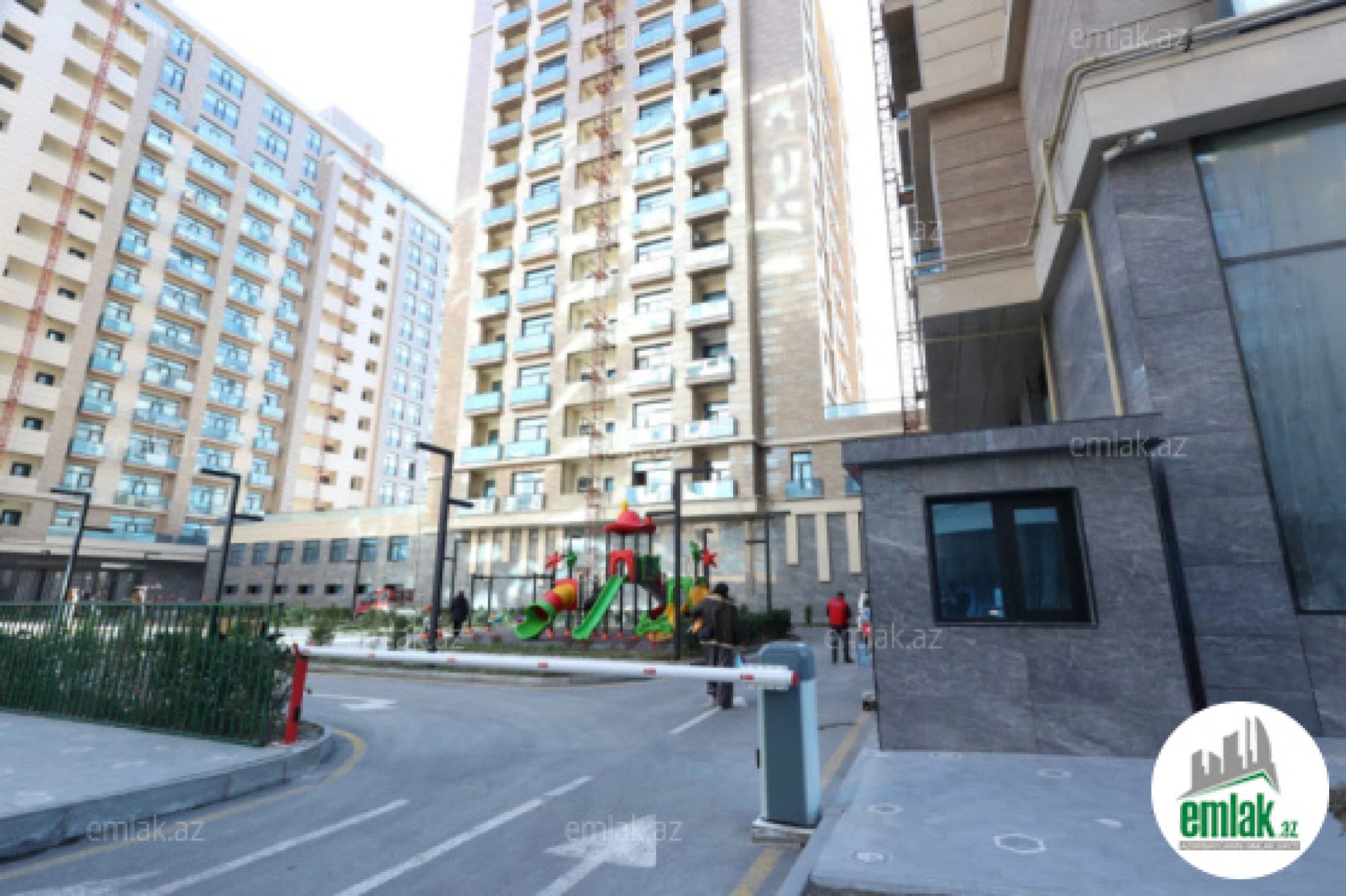 Satılır 4 otaqlı yeni tikili 230.4 m²