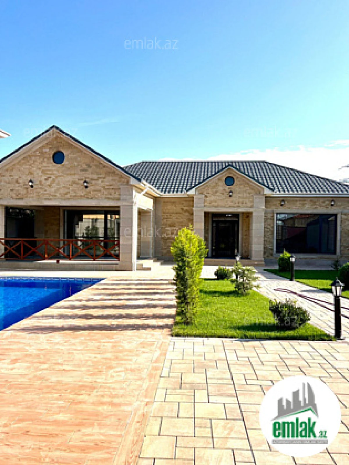 Satılır 4 otaqlı mənzil 190 m²