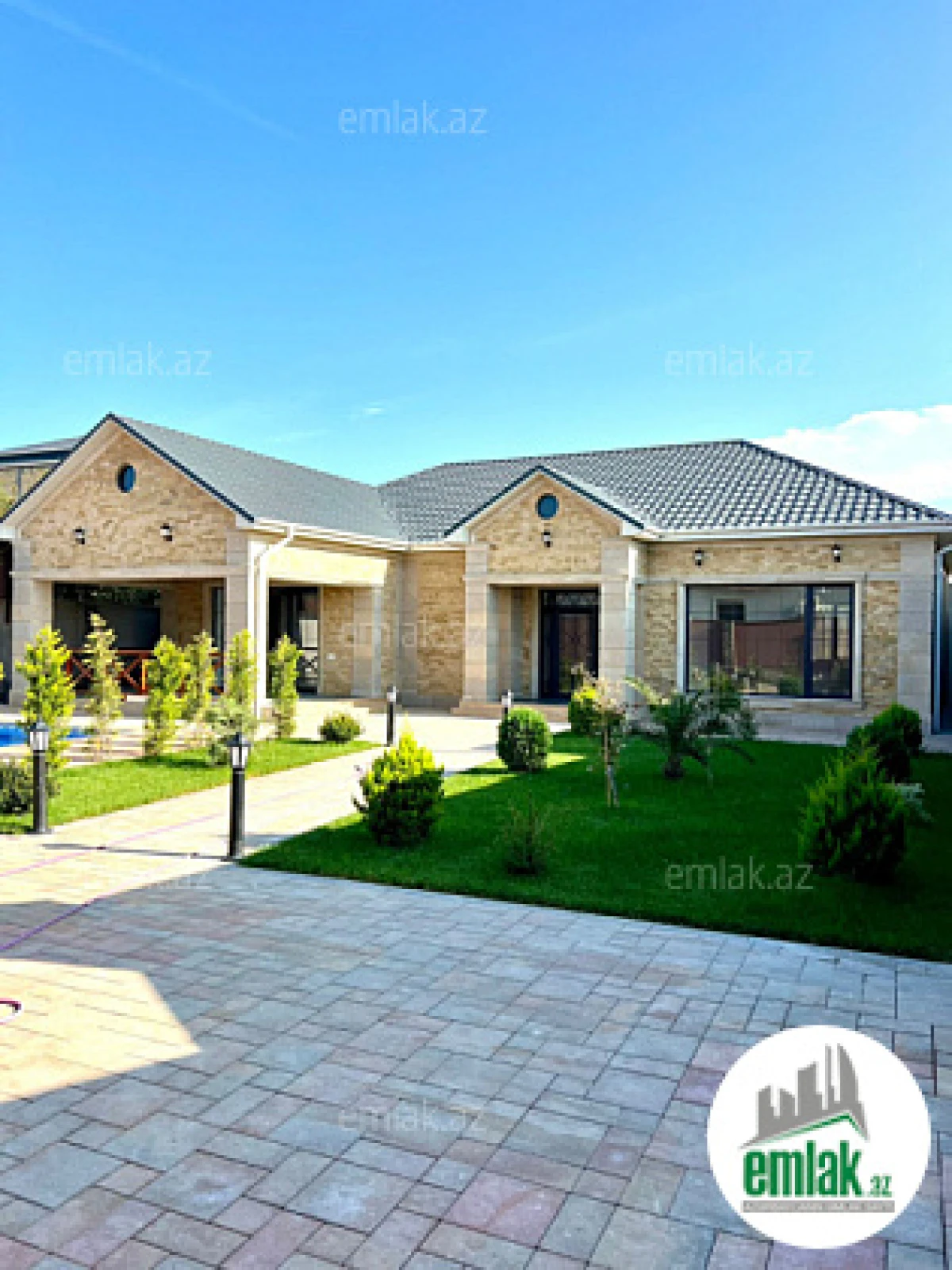 Satılır 4 otaqlı mənzil 190 m²