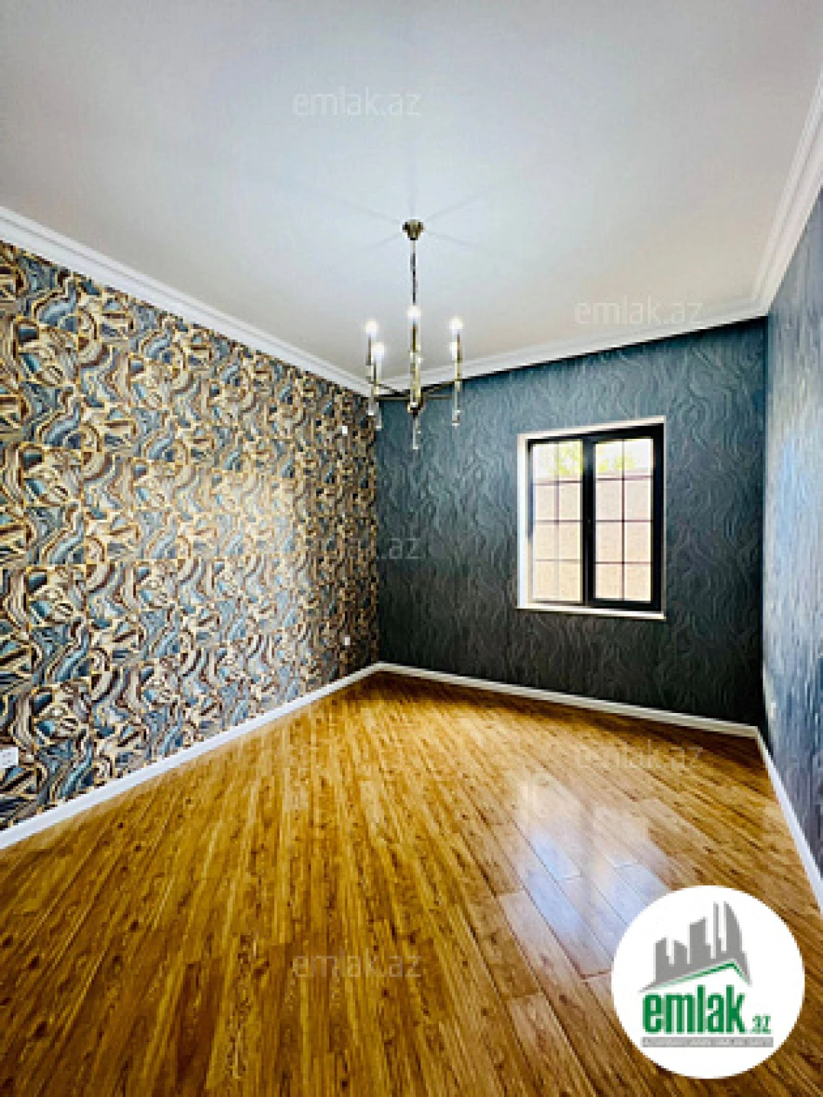 Satılır 4 otaqlı mənzil 190 m²