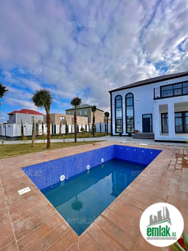 Satılır 4 otaqlı mənzil 220 m²