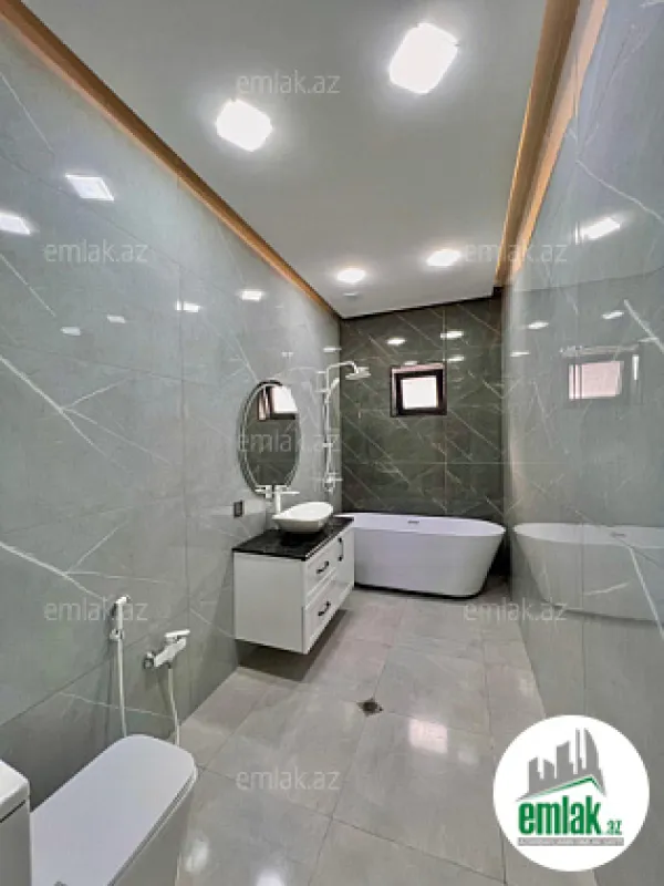 Satılır 4 otaqlı mənzil 220 m²