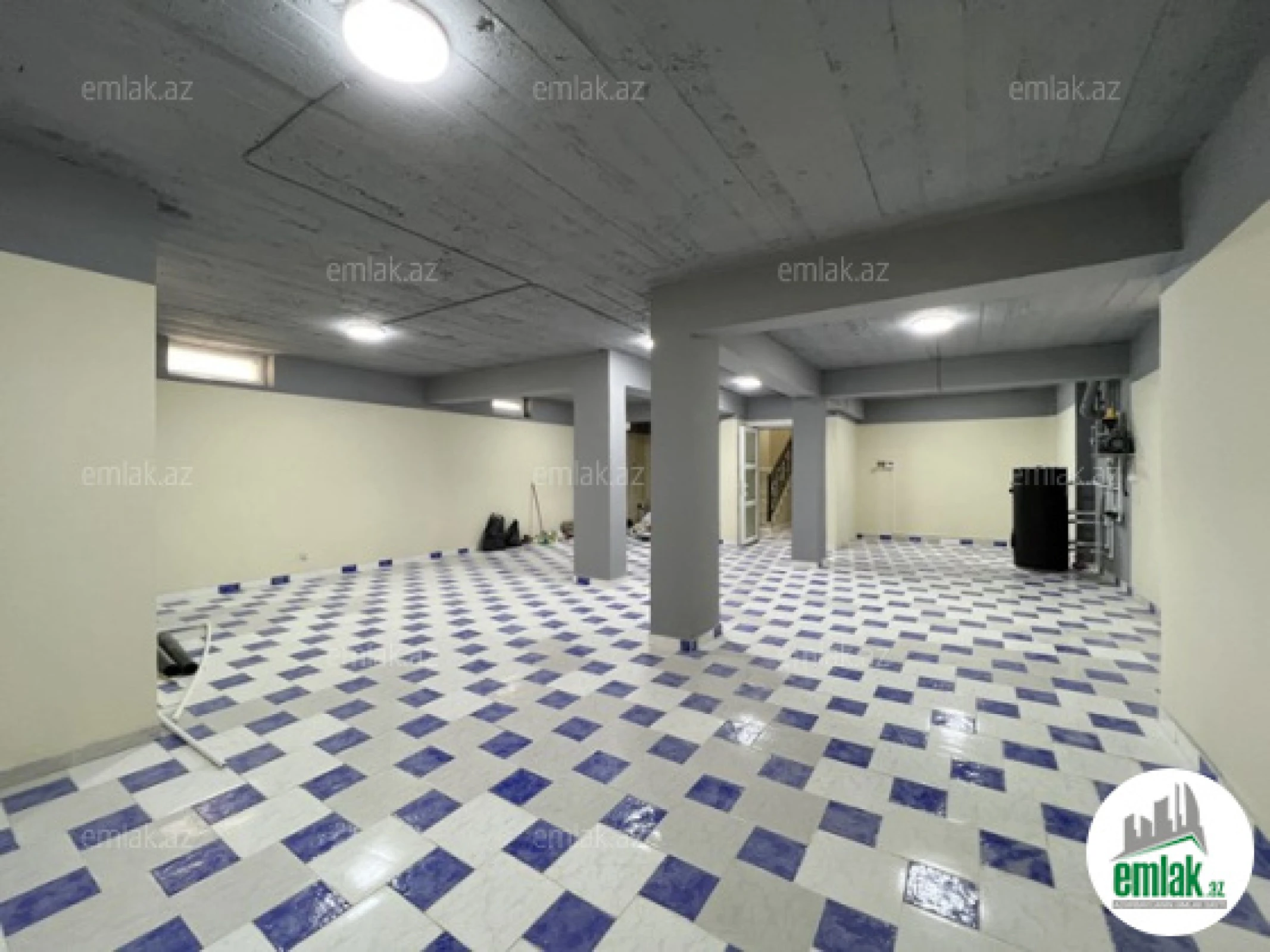 Satılır 5 otaqlı mənzil 260 m²