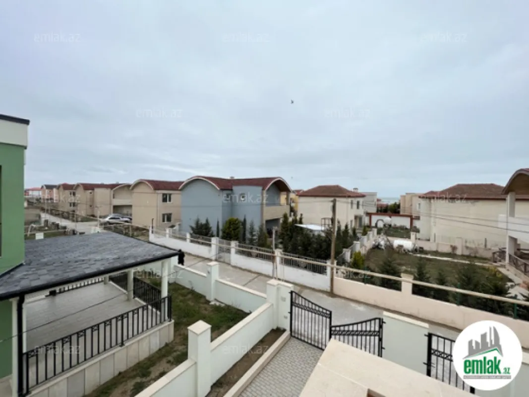 Satılır 5 otaqlı mənzil 260 m²