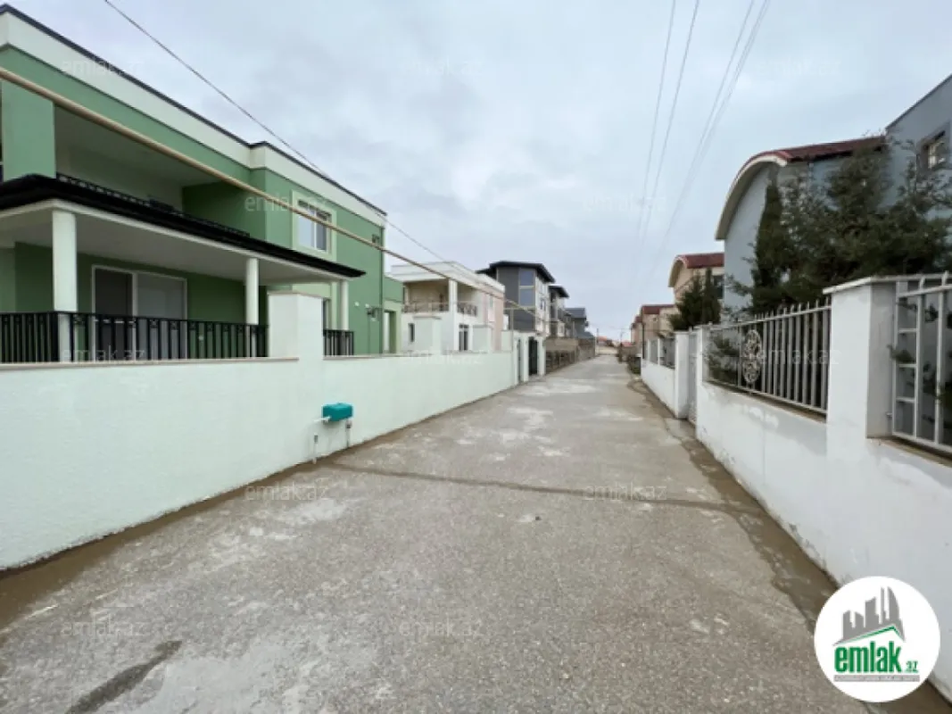 Satılır 5 otaqlı mənzil 260 m²