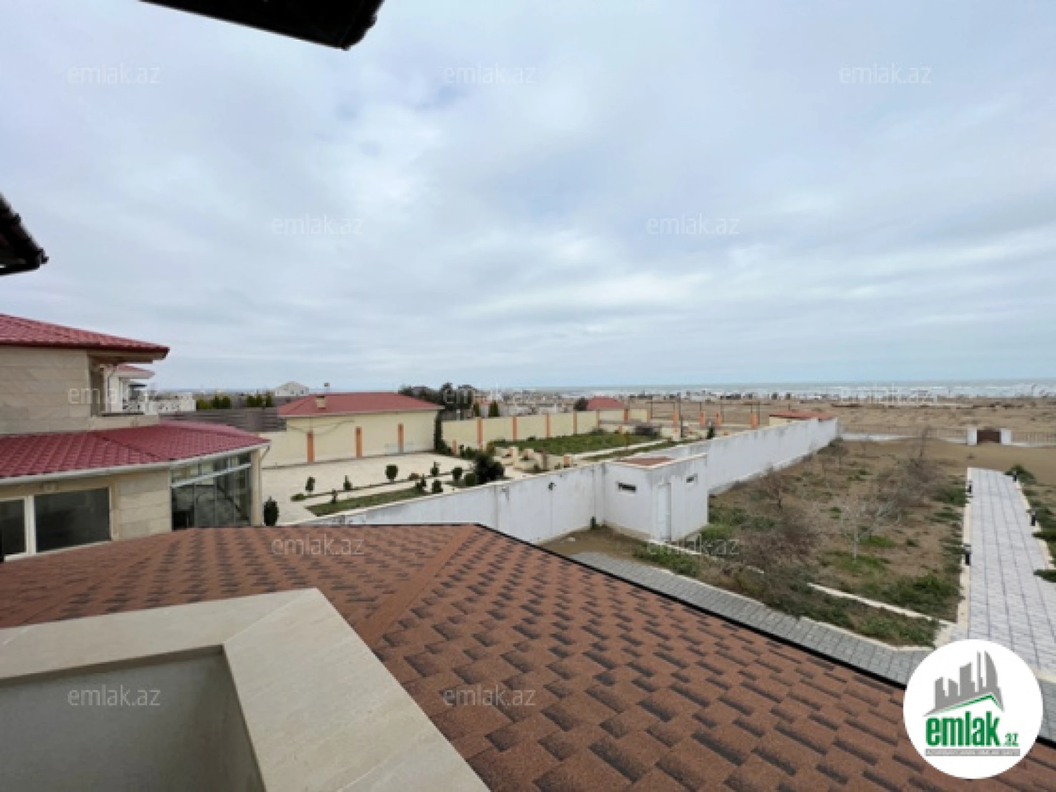 Satılır 5 otaqlı mənzil 320 m²