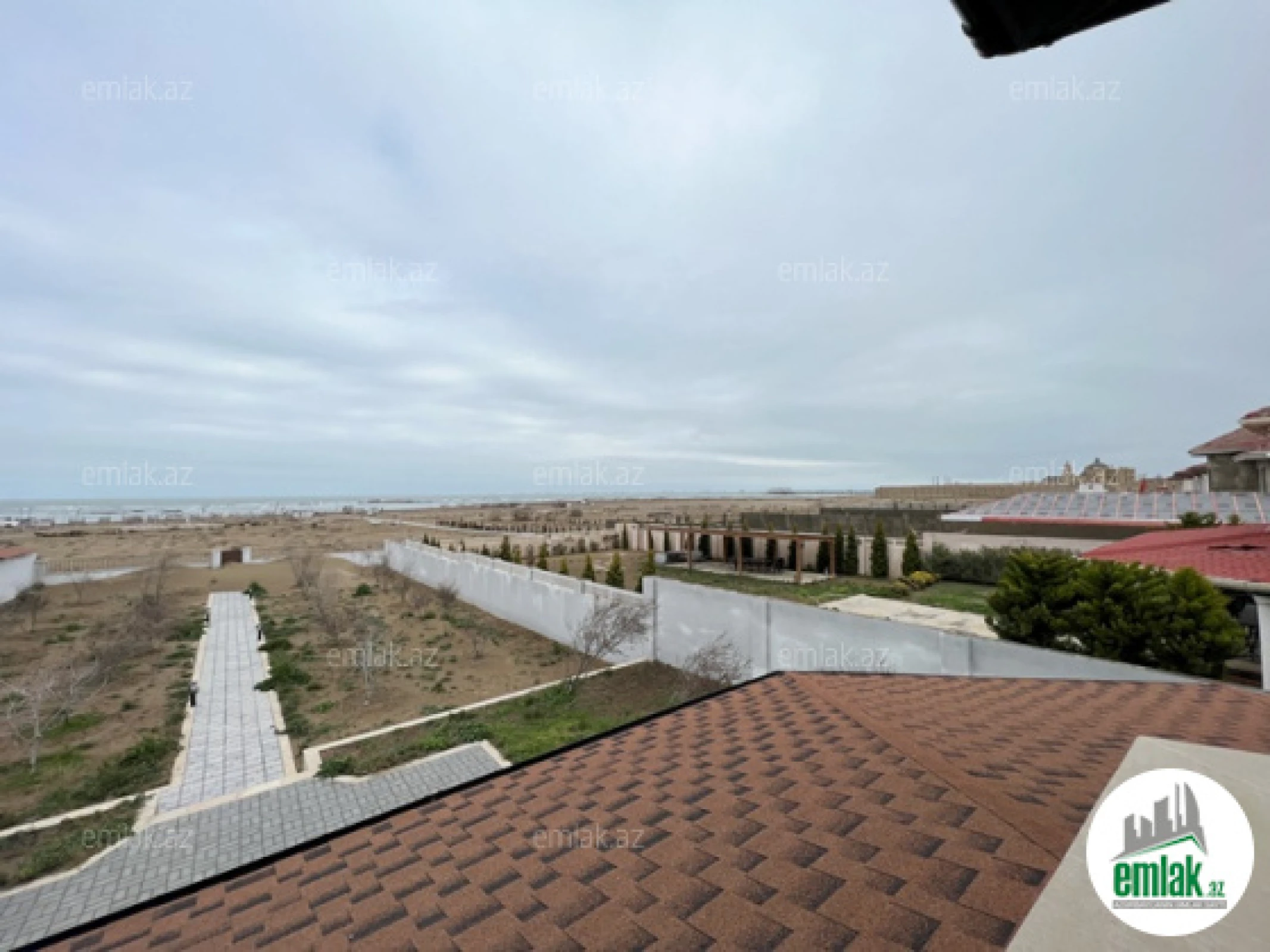 Satılır 5 otaqlı mənzil 320 m²