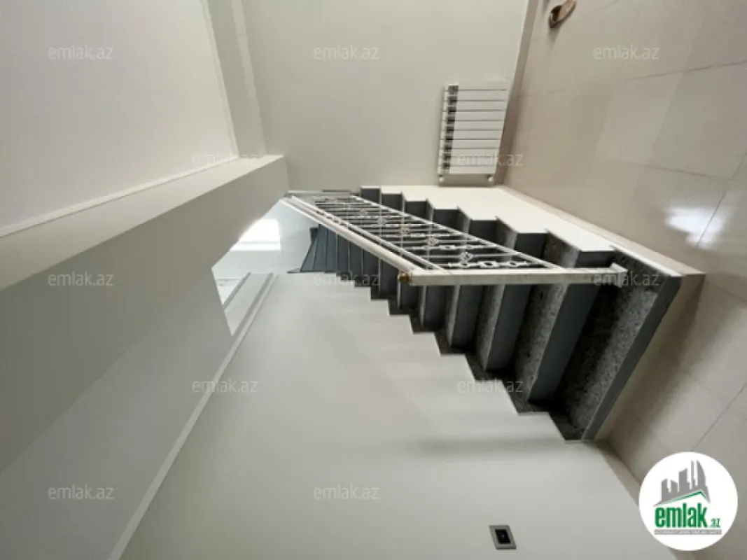 Satılır 5 otaqlı mənzil 320 m²