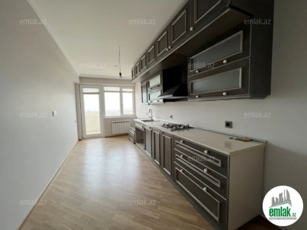 Satılır 5 otaqlı mənzil 320 m²
