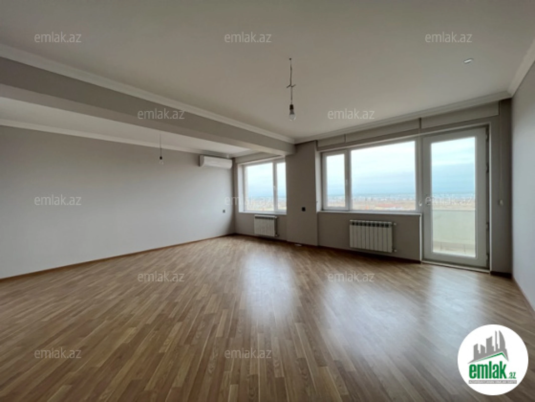 Satılır 5 otaqlı mənzil 320 m²