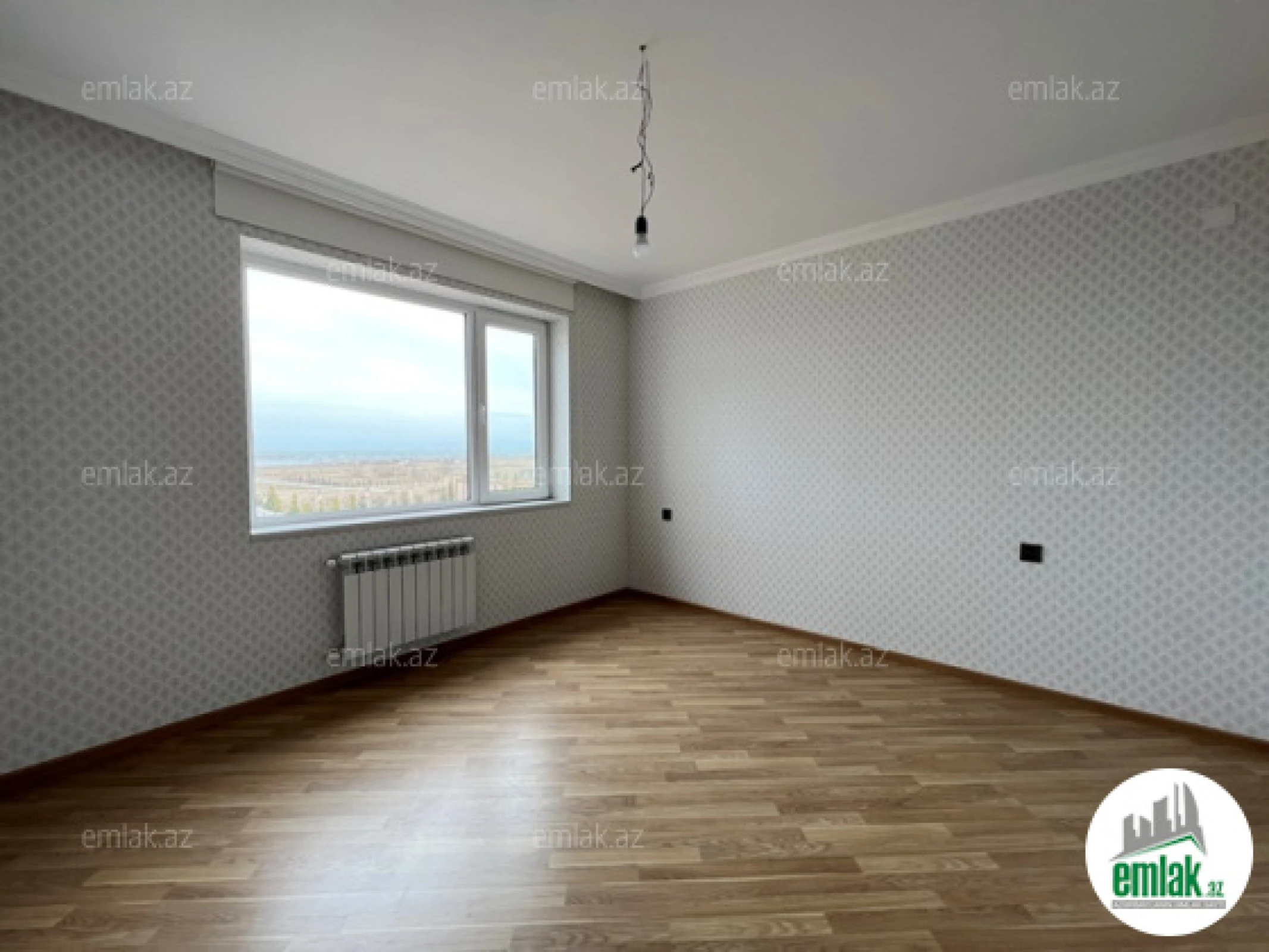 Satılır 5 otaqlı mənzil 320 m²