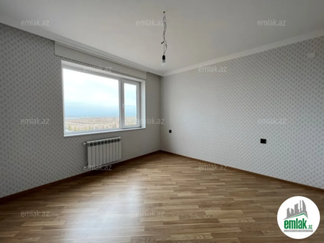 Satılır 5 otaqlı mənzil 320 m²