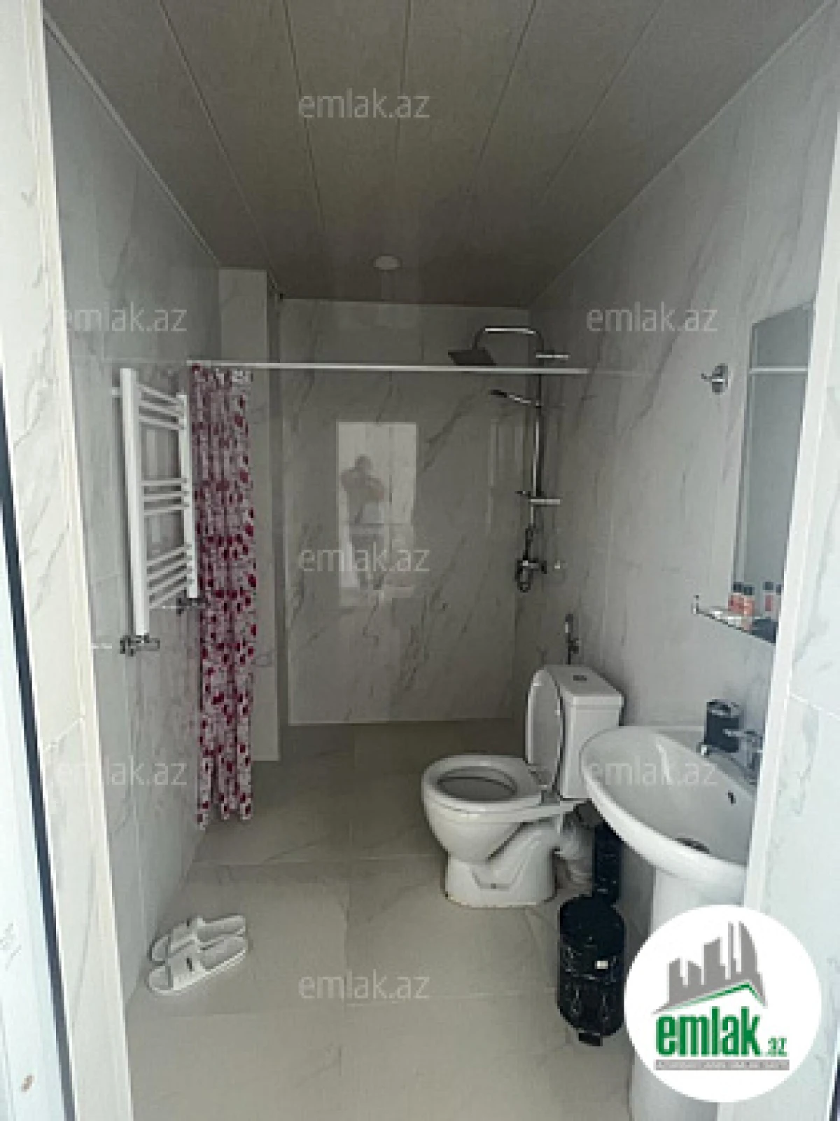 Satılır 5 otaqlı obyekt 680 m²