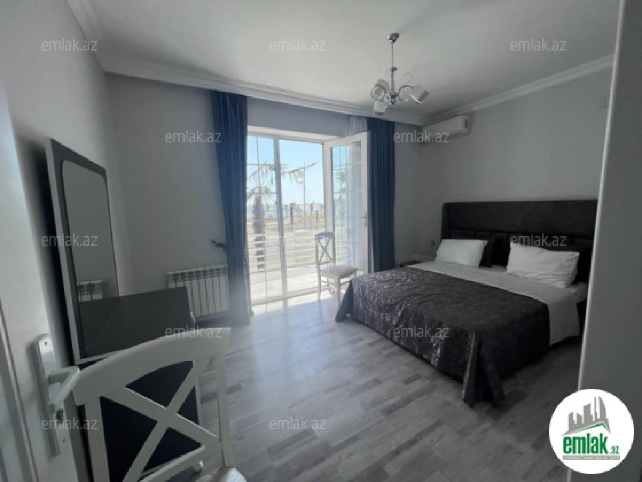 Satılır 5 otaqlı obyekt 680 m²