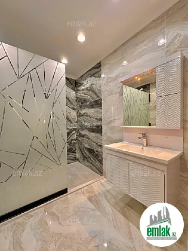 Satılır 5 otaqlı mənzil 380 m²