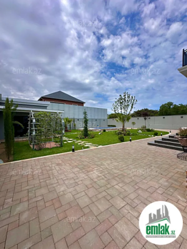 Satılır 5 otaqlı mənzil 380 m²