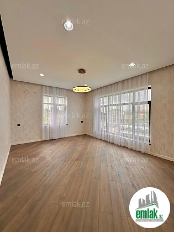 Satılır 5 otaqlı mənzil 380 m²