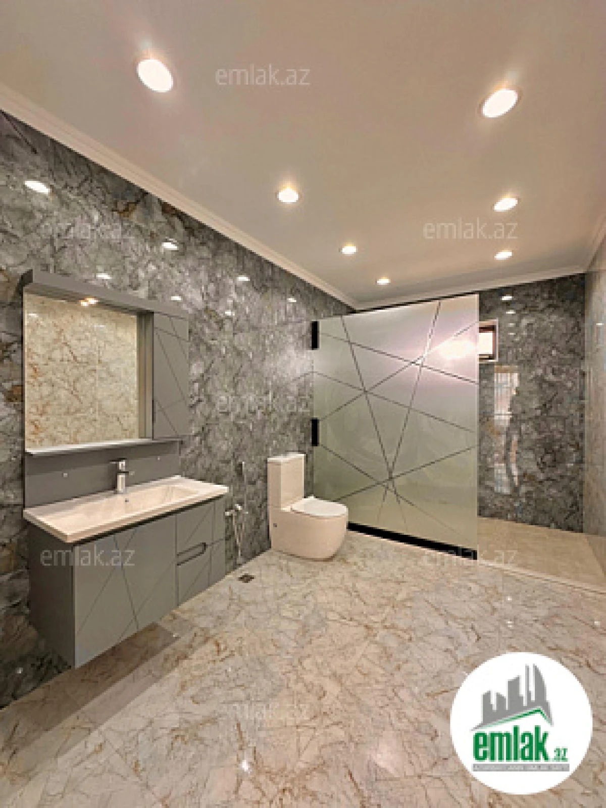 Satılır 5 otaqlı mənzil 380 m²