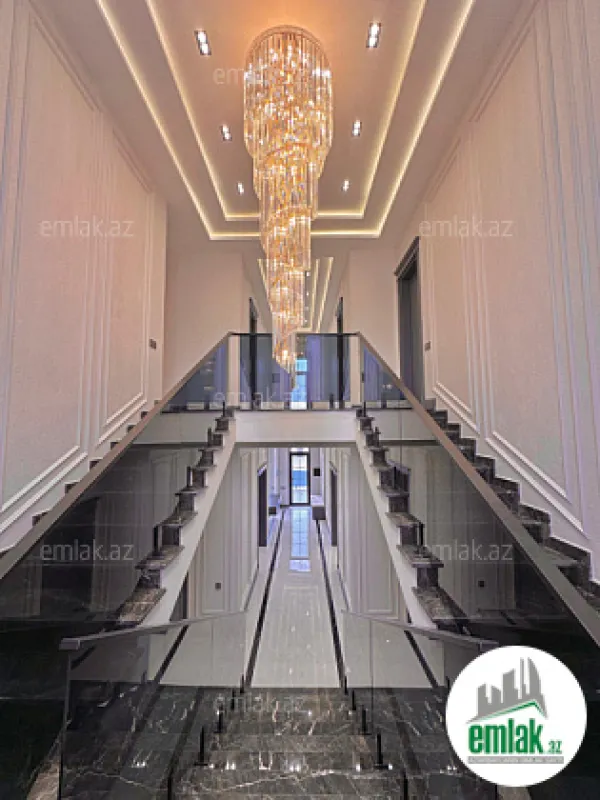Satılır 6 otaqlı mənzil 300 m²