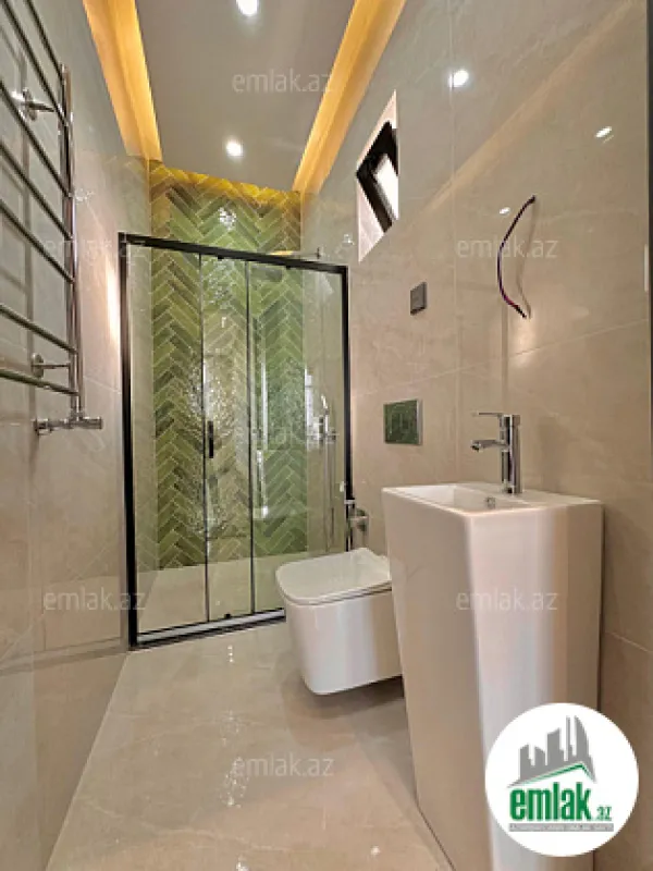 Satılır 6 otaqlı mənzil 300 m²