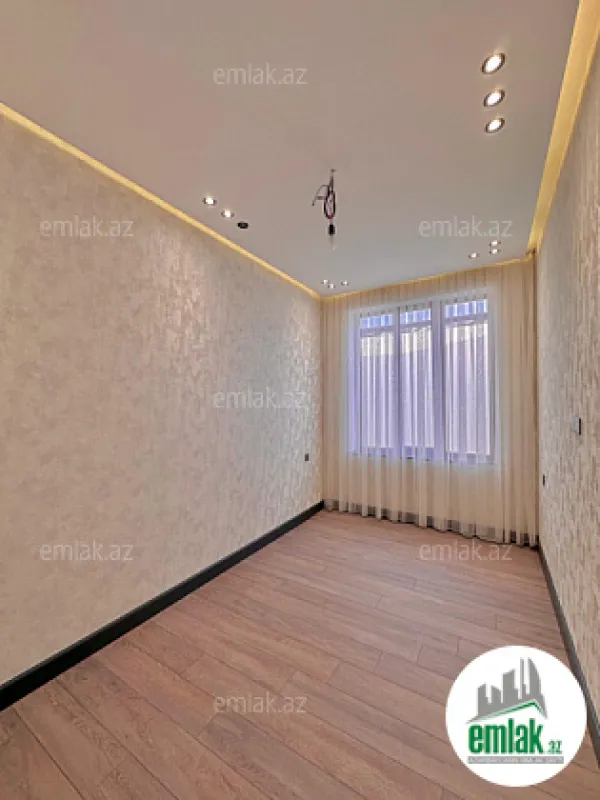 Satılır 6 otaqlı mənzil 300 m²