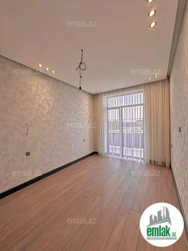 Satılır 6 otaqlı mənzil 300 m²