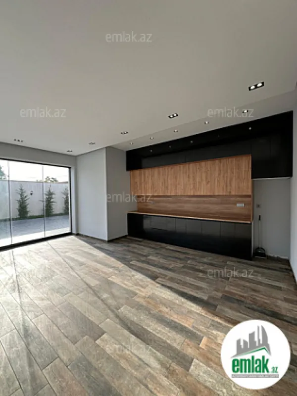 Satılır 6 otaqlı mənzil 300 m²