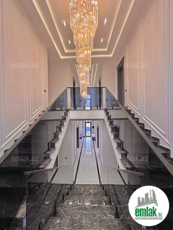 Satılır 6 otaqlı mənzil 300 m²