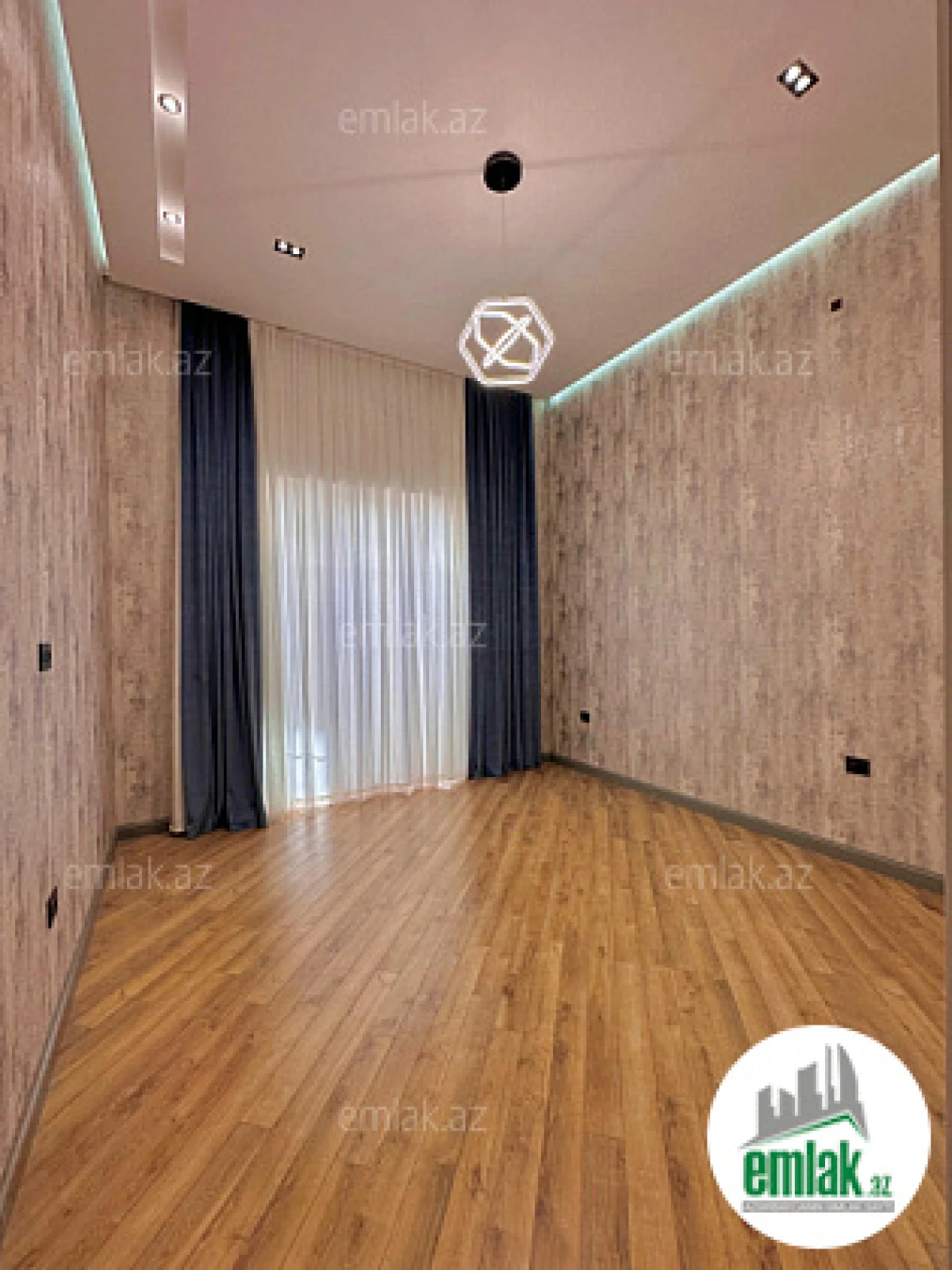 Satılır 6 otaqlı mənzil 400 m²