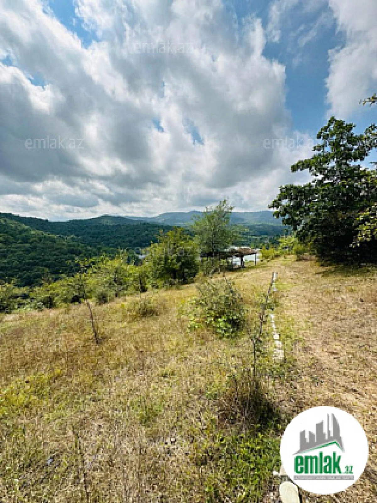 Satılır torpaq sahəsi 100 m²