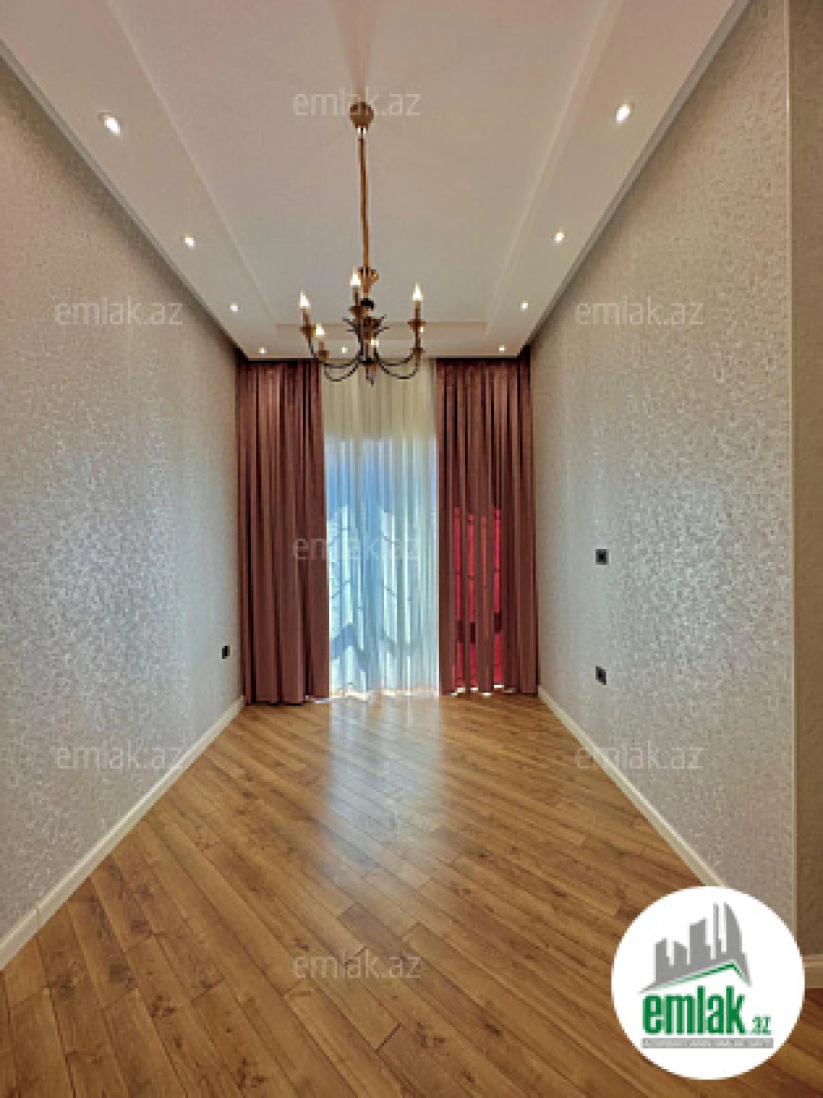 Satılır 6 otaqlı mənzil 400 m²