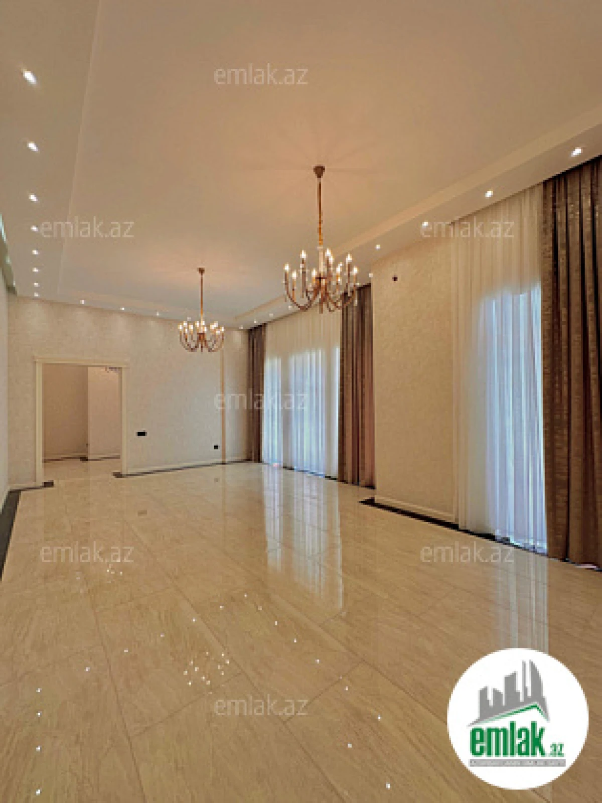 Satılır 6 otaqlı mənzil 400 m²