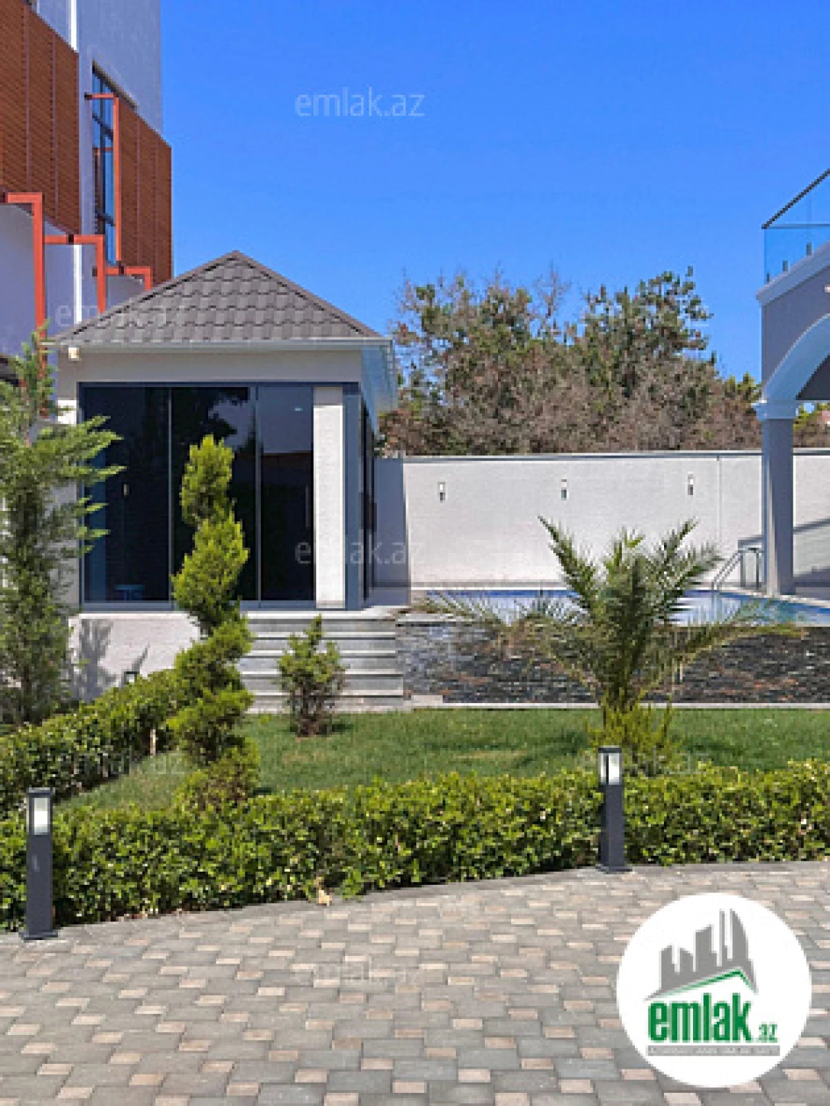 Satılır 6 otaqlı mənzil 400 m²