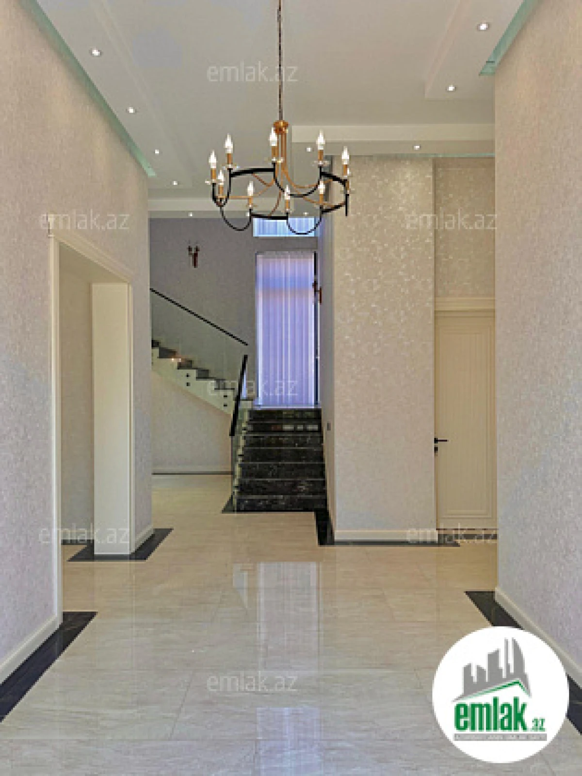Satılır 6 otaqlı mənzil 400 m²