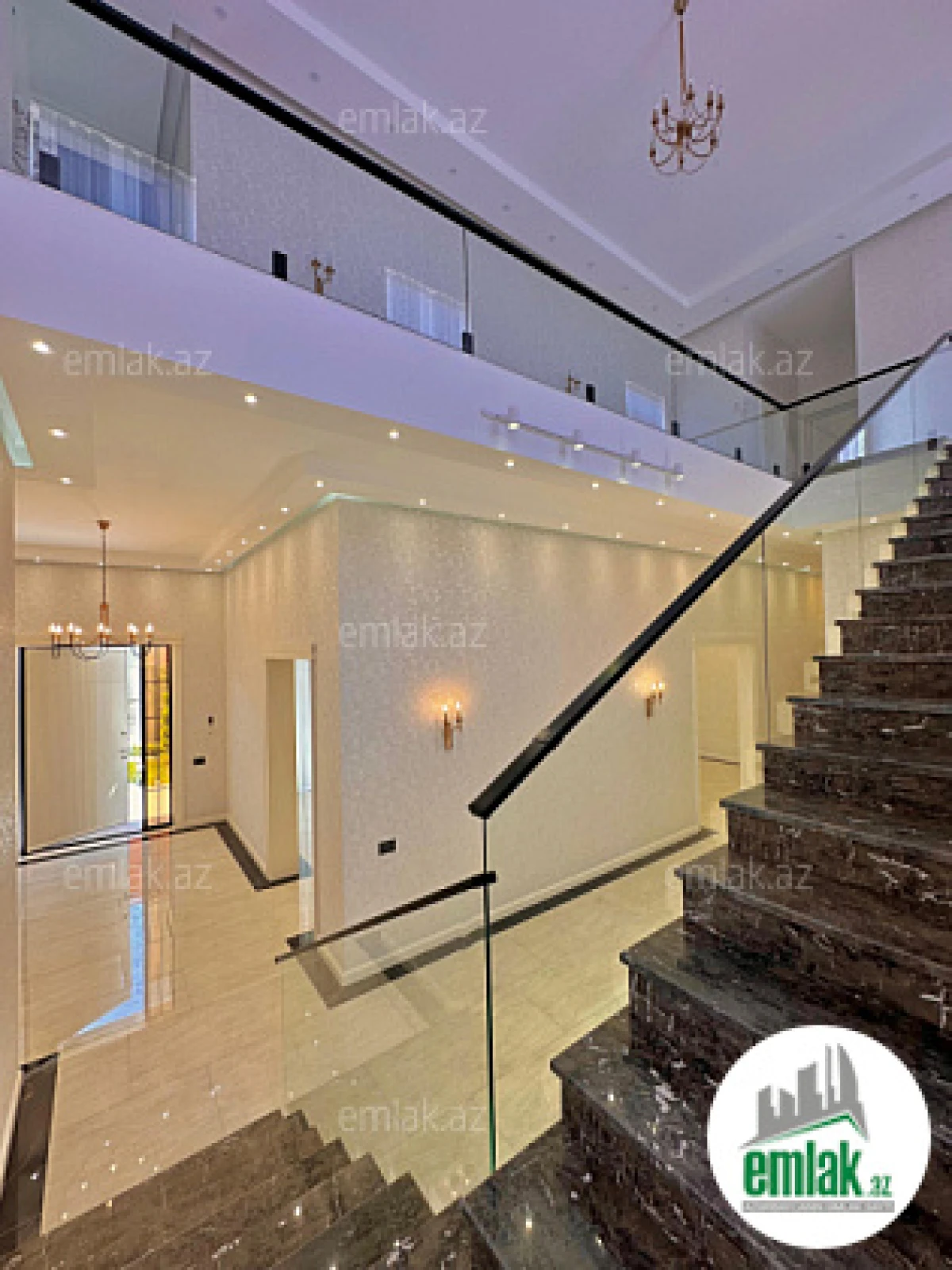 Satılır 6 otaqlı mənzil 400 m²