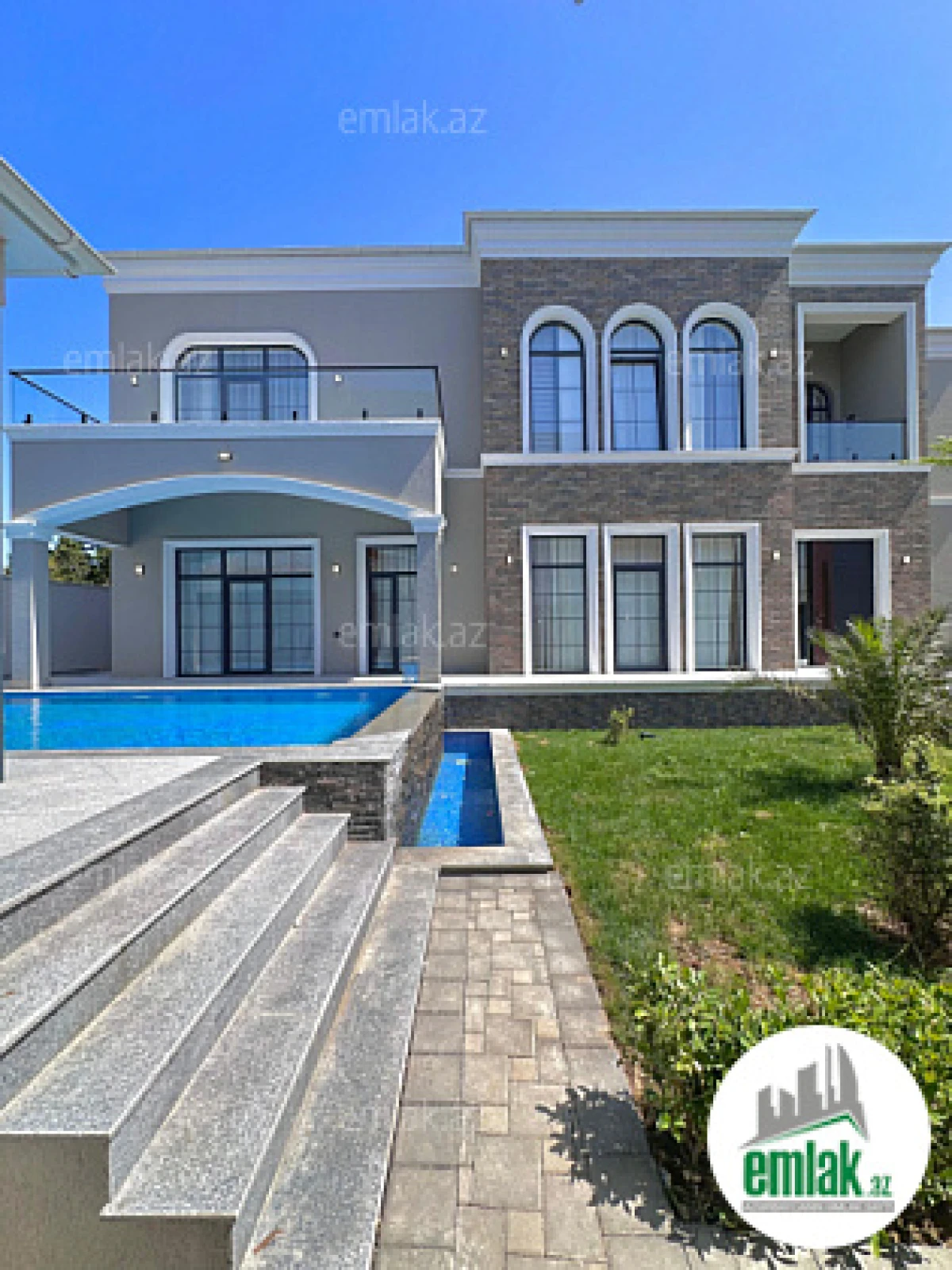 Satılır 6 otaqlı mənzil 400 m²