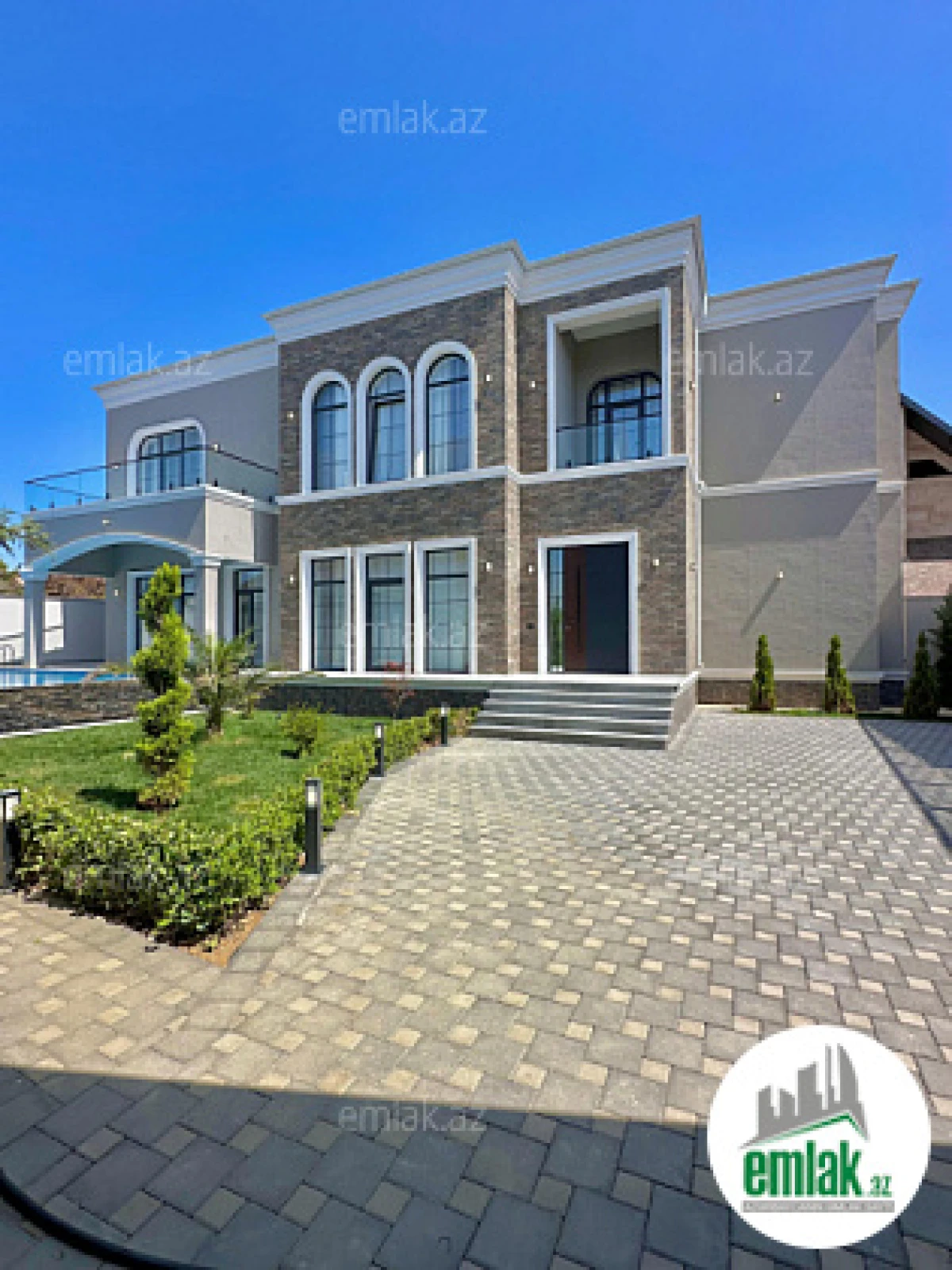 Satılır 6 otaqlı mənzil 400 m²
