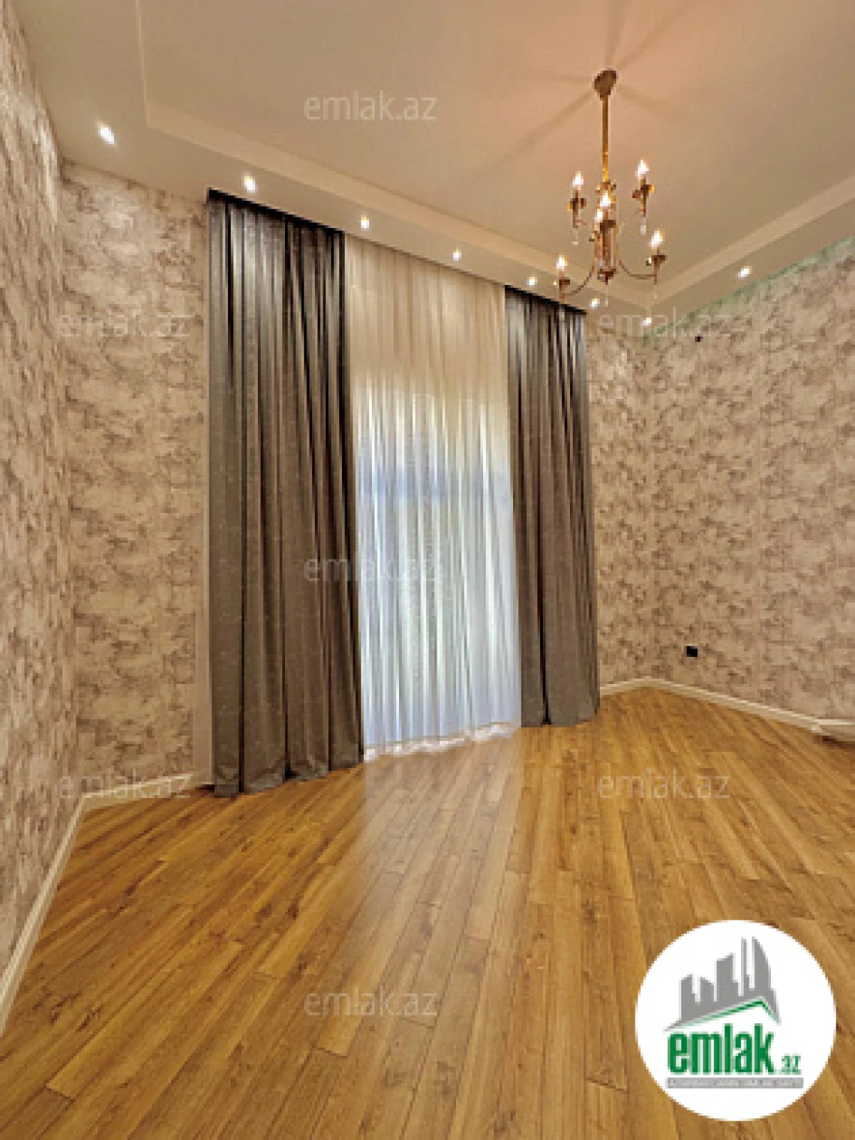 Satılır 6 otaqlı mənzil 400 m²