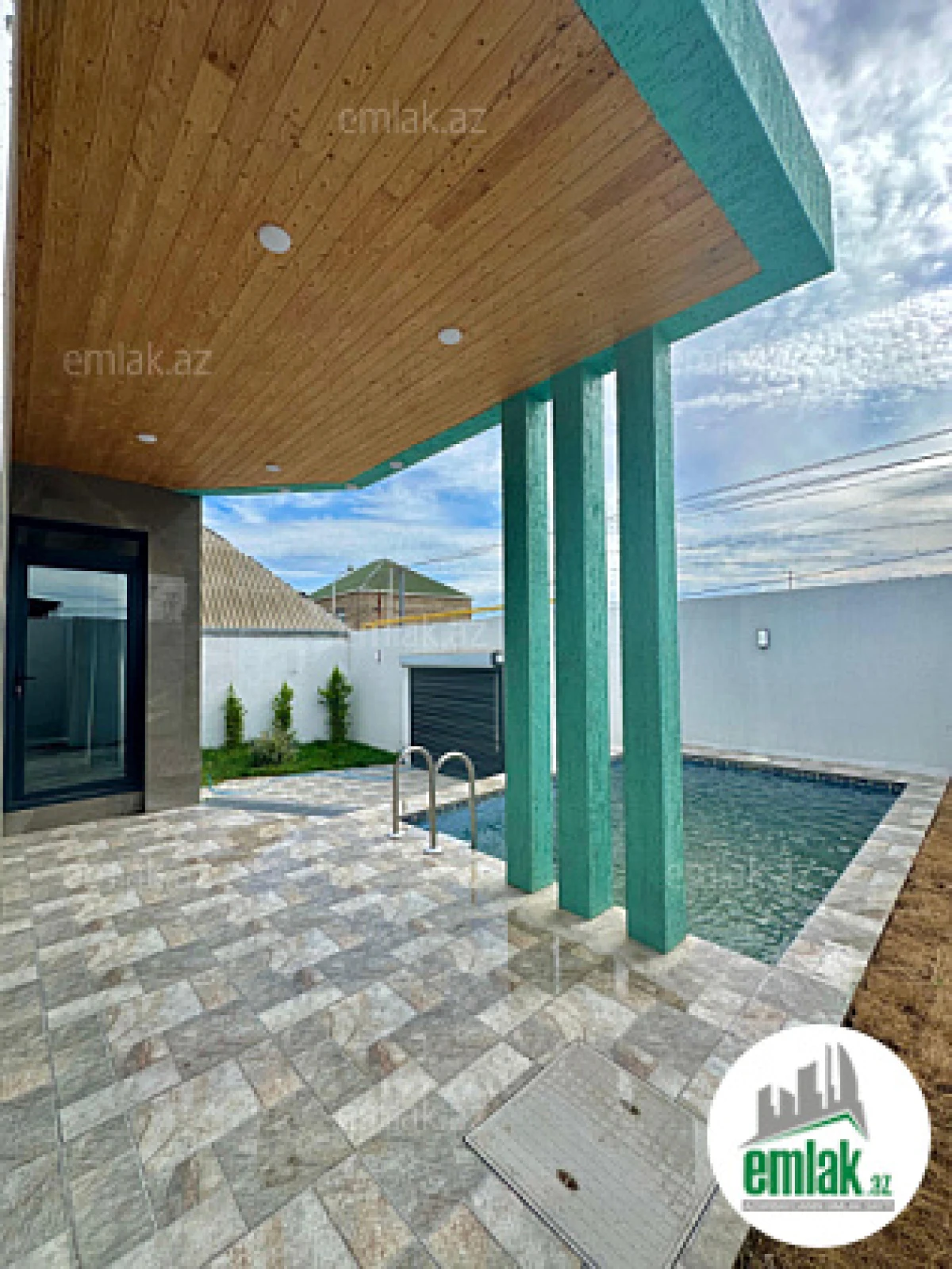 Satılır 3 otaqlı mənzil 120 m²