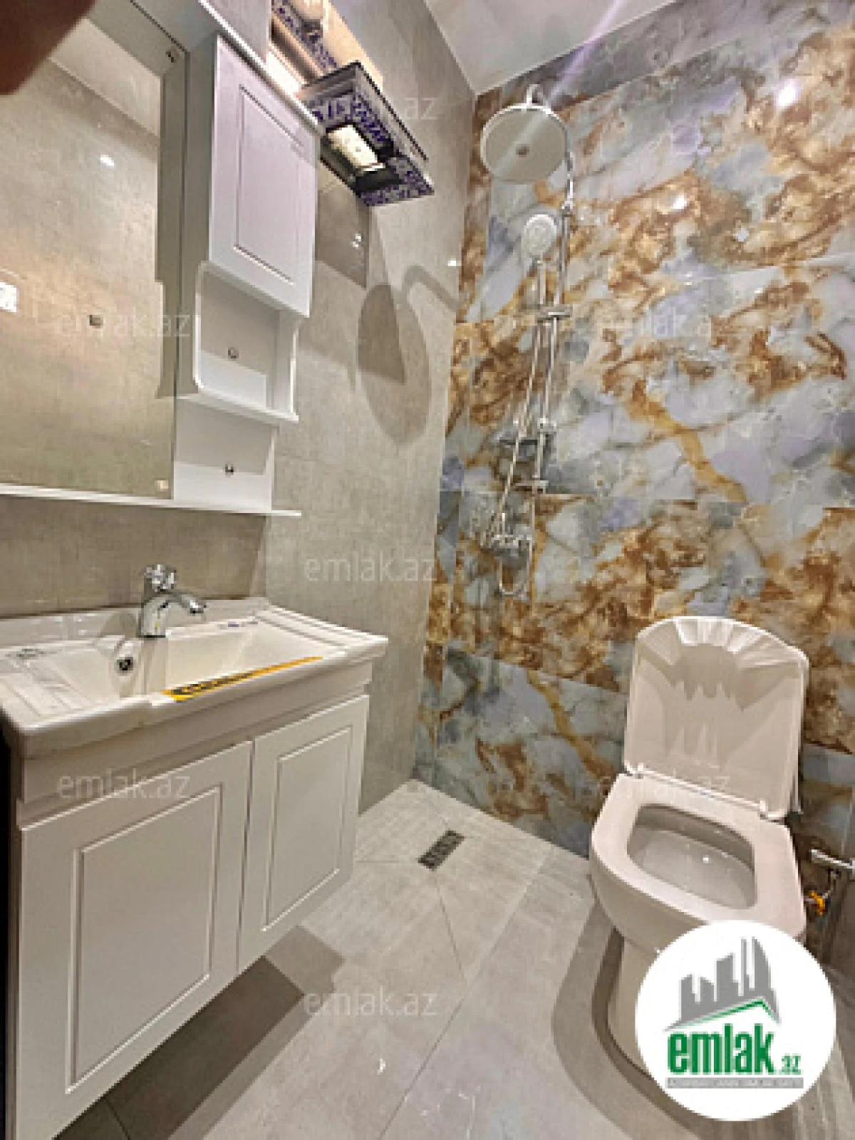 Satılır 3 otaqlı mənzil 120 m²