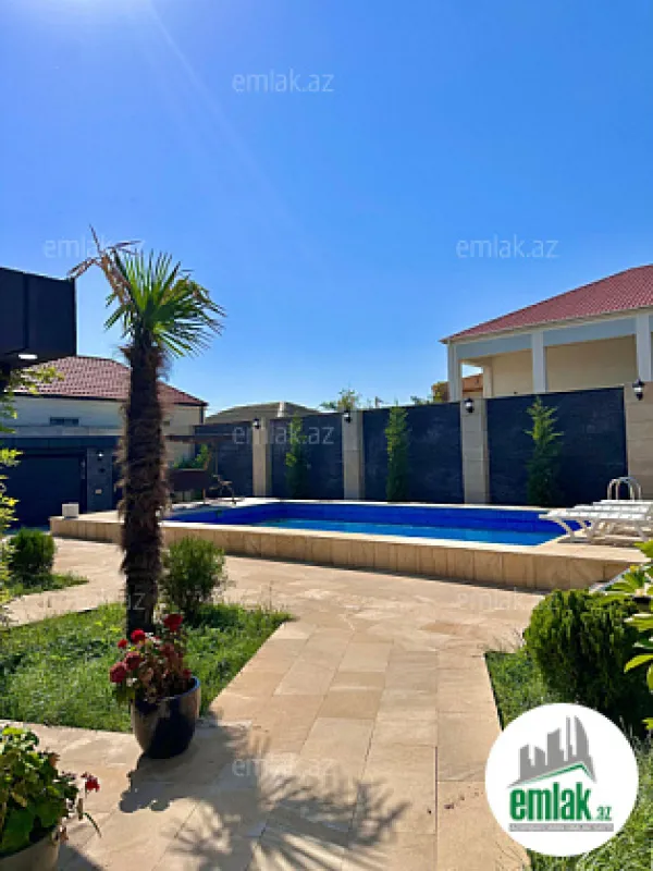 Satılır 4 otaqlı mənzil 240 m²