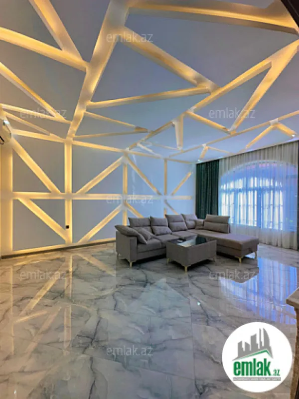 Satılır 4 otaqlı mənzil 240 m²