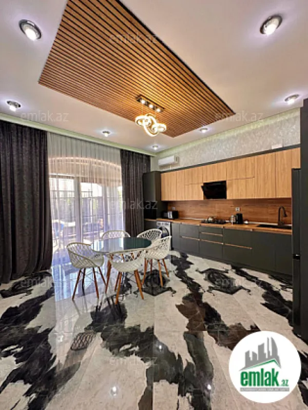 Satılır 4 otaqlı mənzil 240 m²