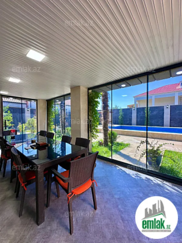 Satılır 4 otaqlı mənzil 240 m²