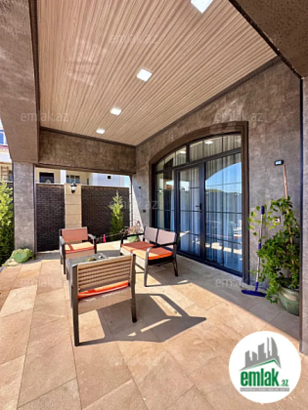 Satılır 4 otaqlı mənzil 240 m²